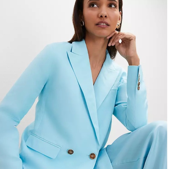 Ann Taylor The Relaxed Double Breasted Blazer in Linen Blend - Picture 5 of 7